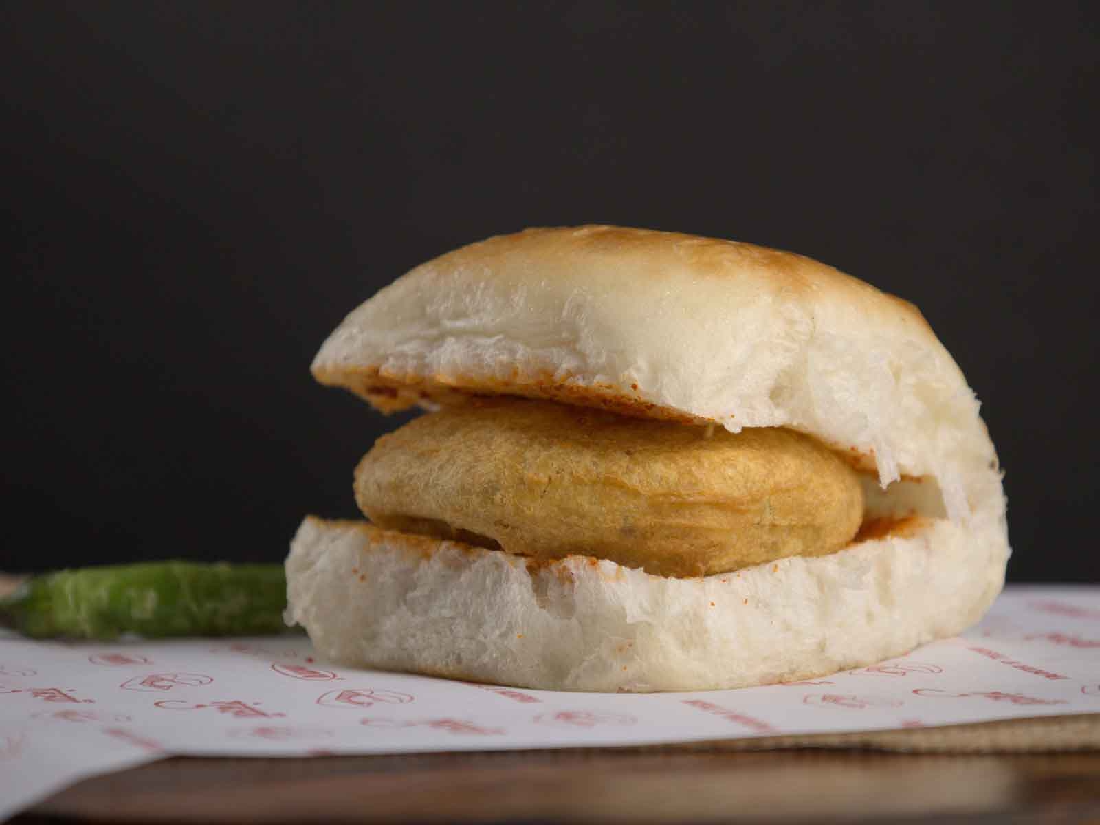 mumbaiya vada pav - mmv signature street food